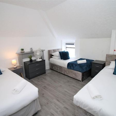Free Local Parking - Fast Wifi - Sleeps 10 Guests By Property Promise Кардифф Экстерьер фото