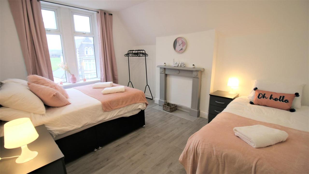 Free Local Parking - Fast Wifi - Sleeps 10 Guests By Property Promise Кардифф Экстерьер фото