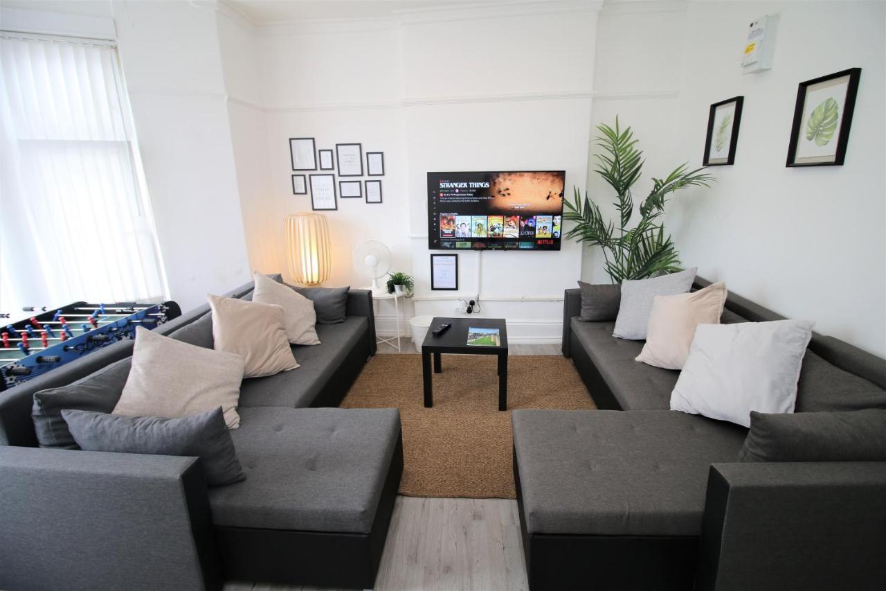 Free Local Parking - Fast Wifi - Sleeps 10 Guests By Property Promise Кардифф Экстерьер фото
